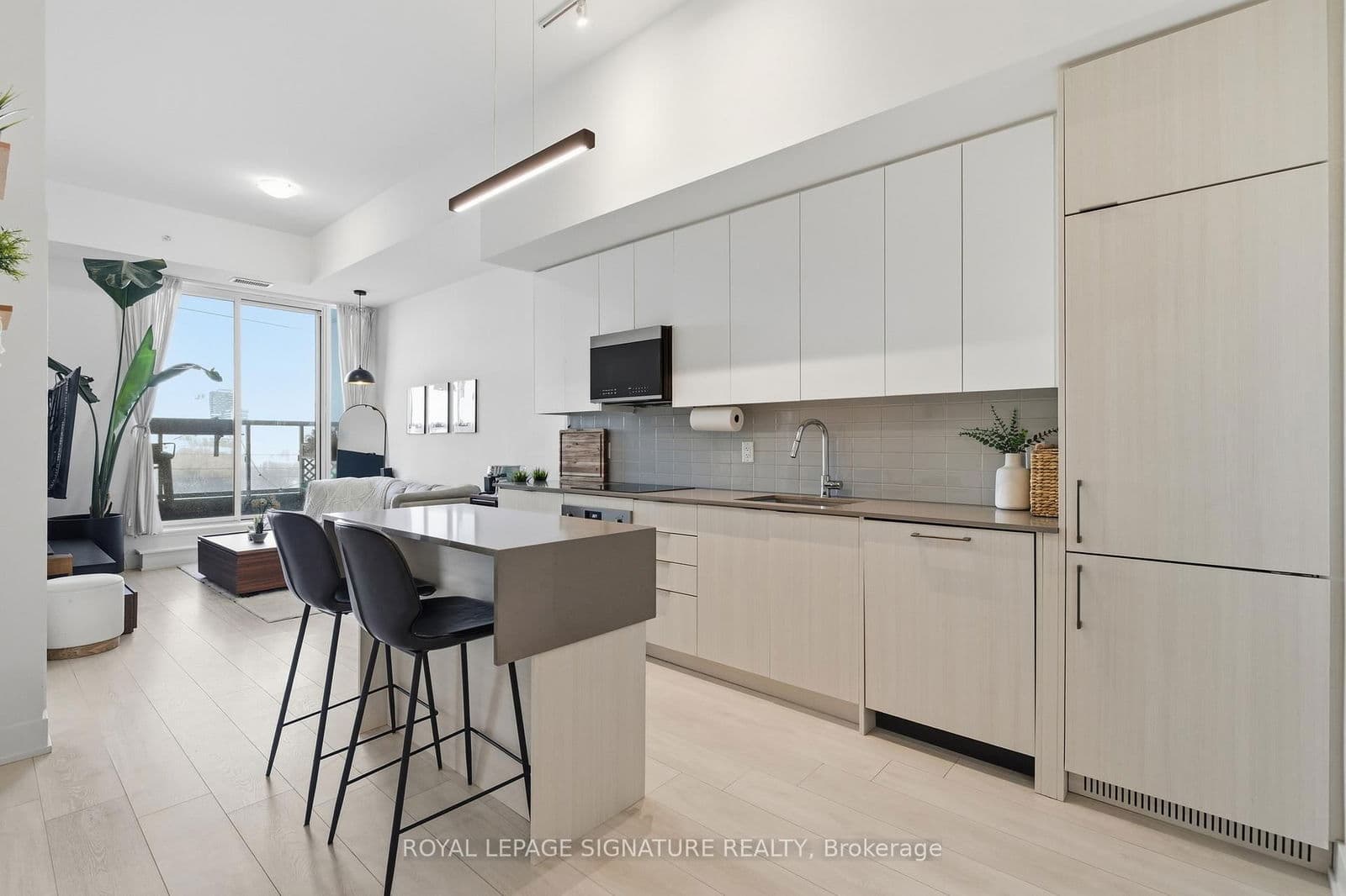 2489 Taunton Road, Unit 214