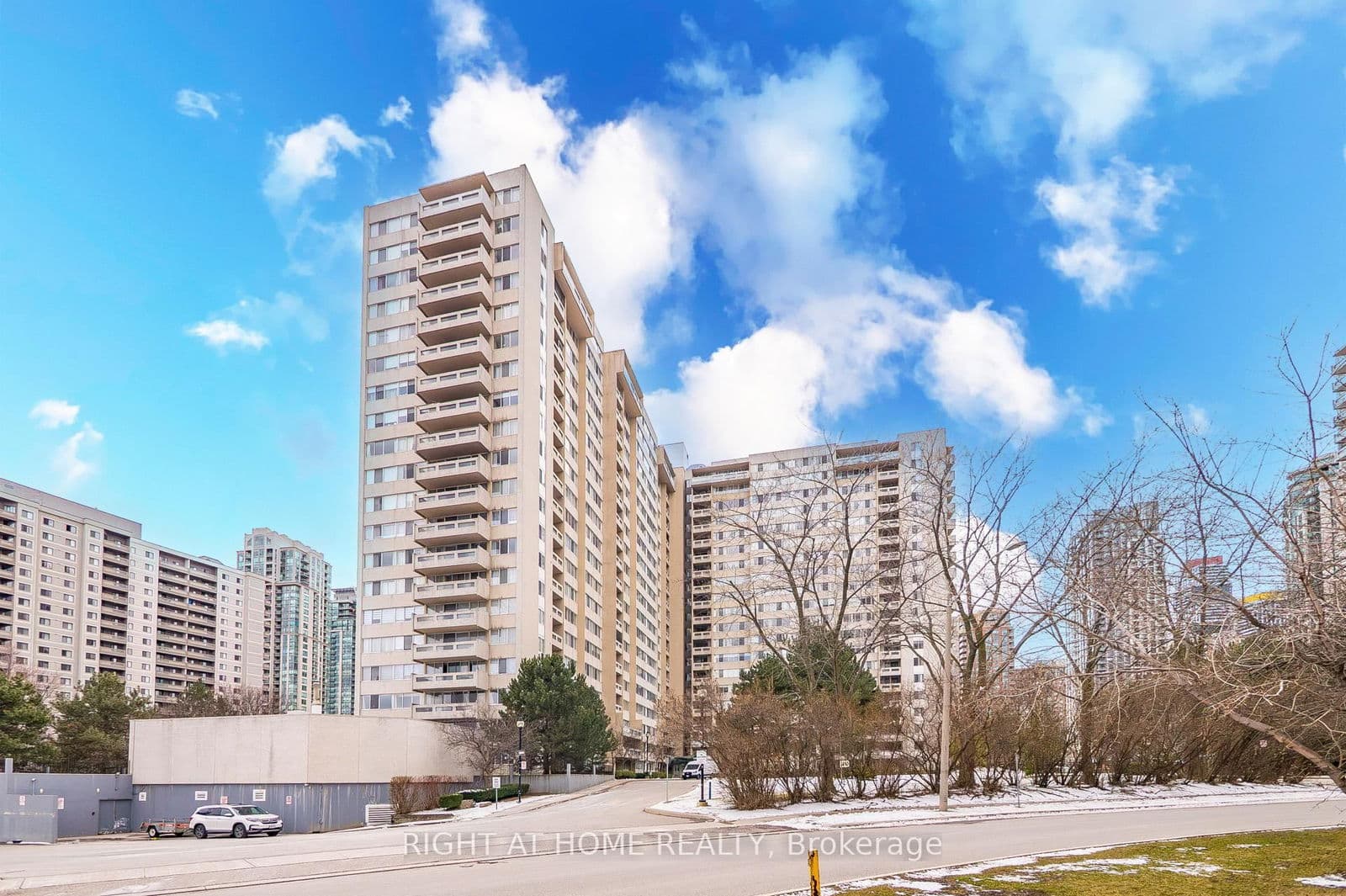 #610 - 3590 Kaneff Crescent