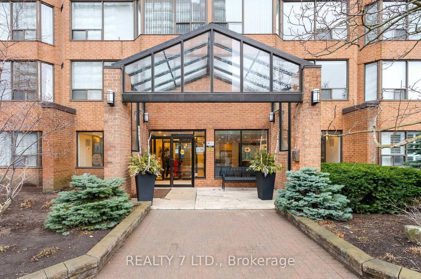 #412 - 1270 Maple Crossing Boulevard