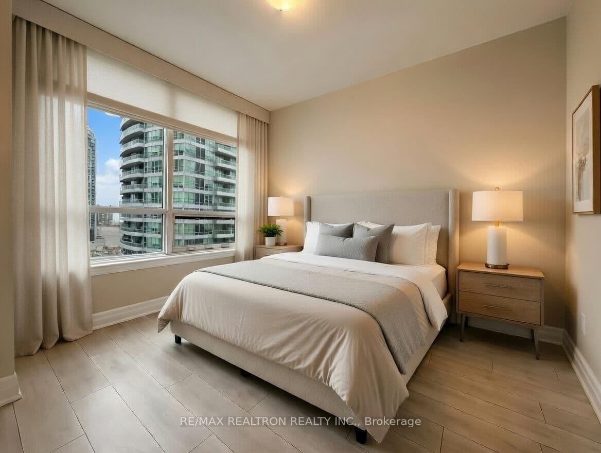 #1011 - 30 Elm Drive W