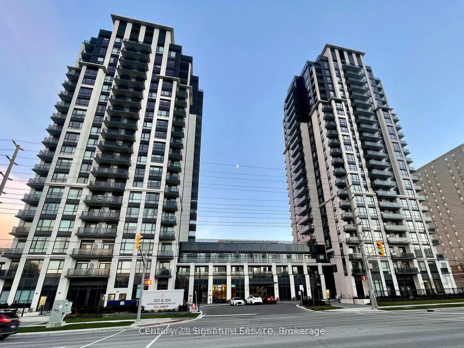 #1906 - 202 Burnhamthorpe Road E