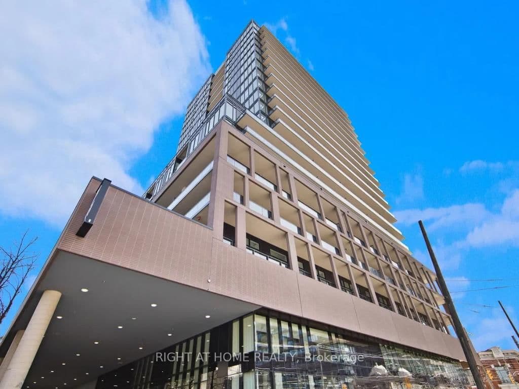 #204 - 285 Dufferin Street