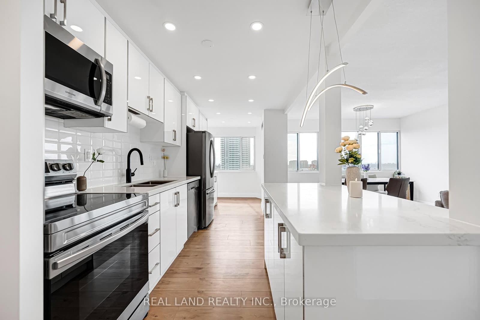 #1901 - 50 Elm Drive E