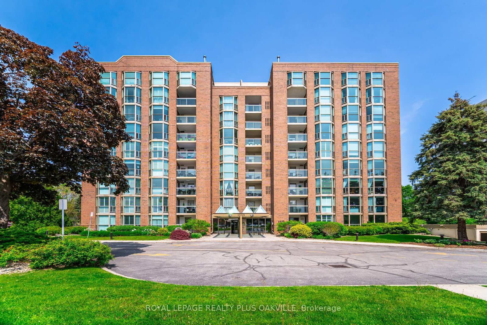 #104 - 1225 North Shore Boulevard E