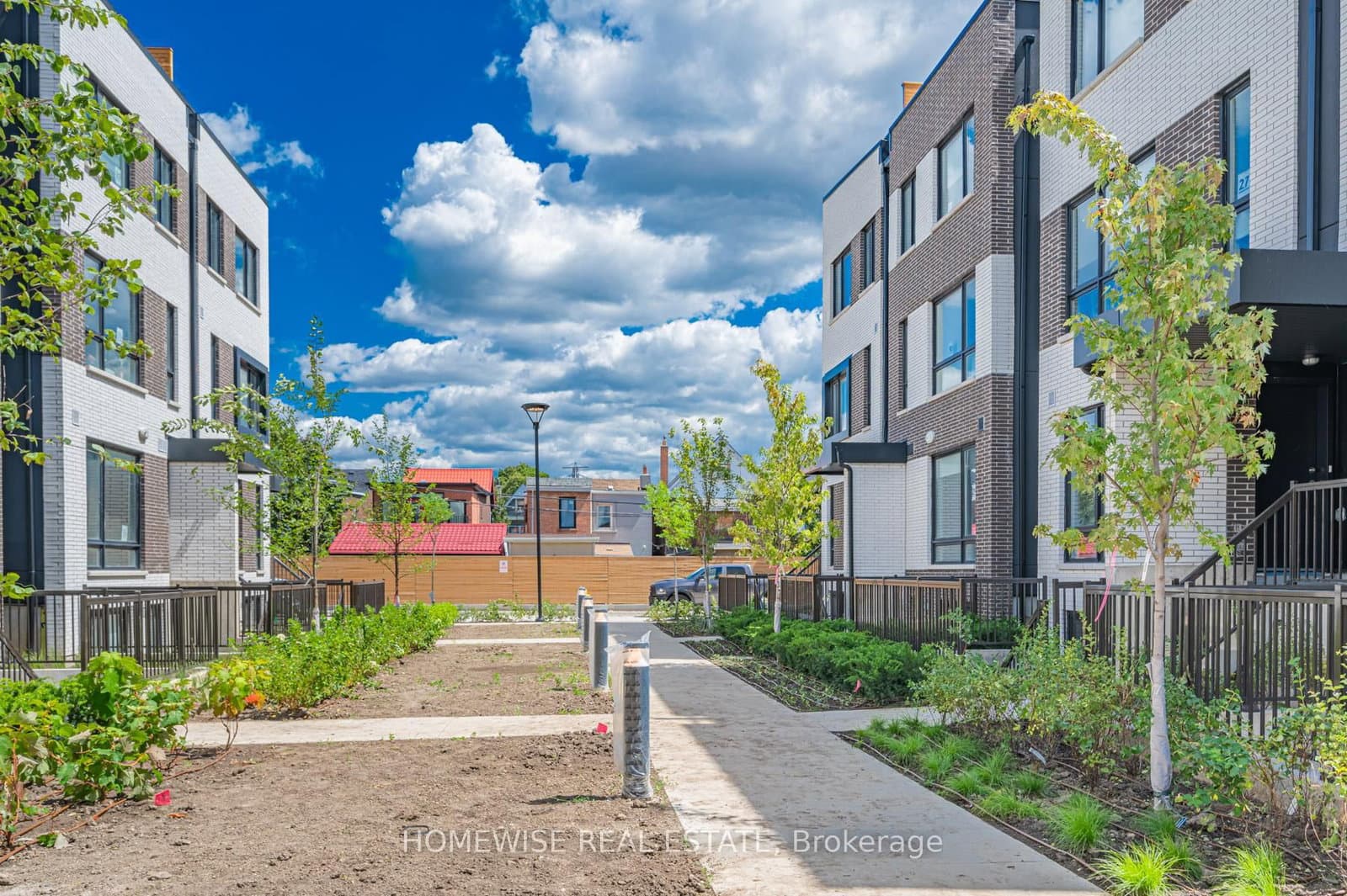 20 Ed Clark Gardens, Unit TH8