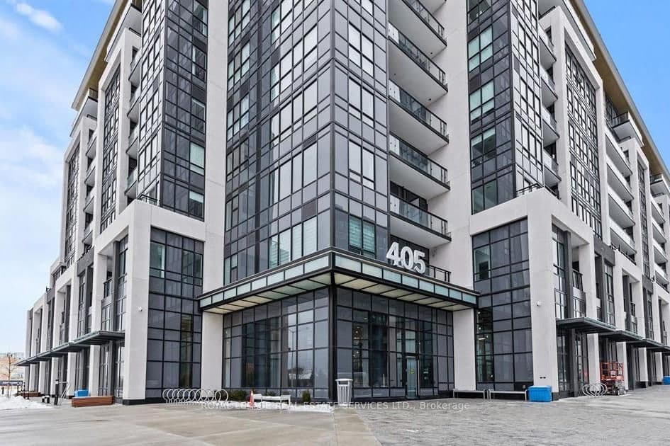 405 Dundas Street W, Unit 101