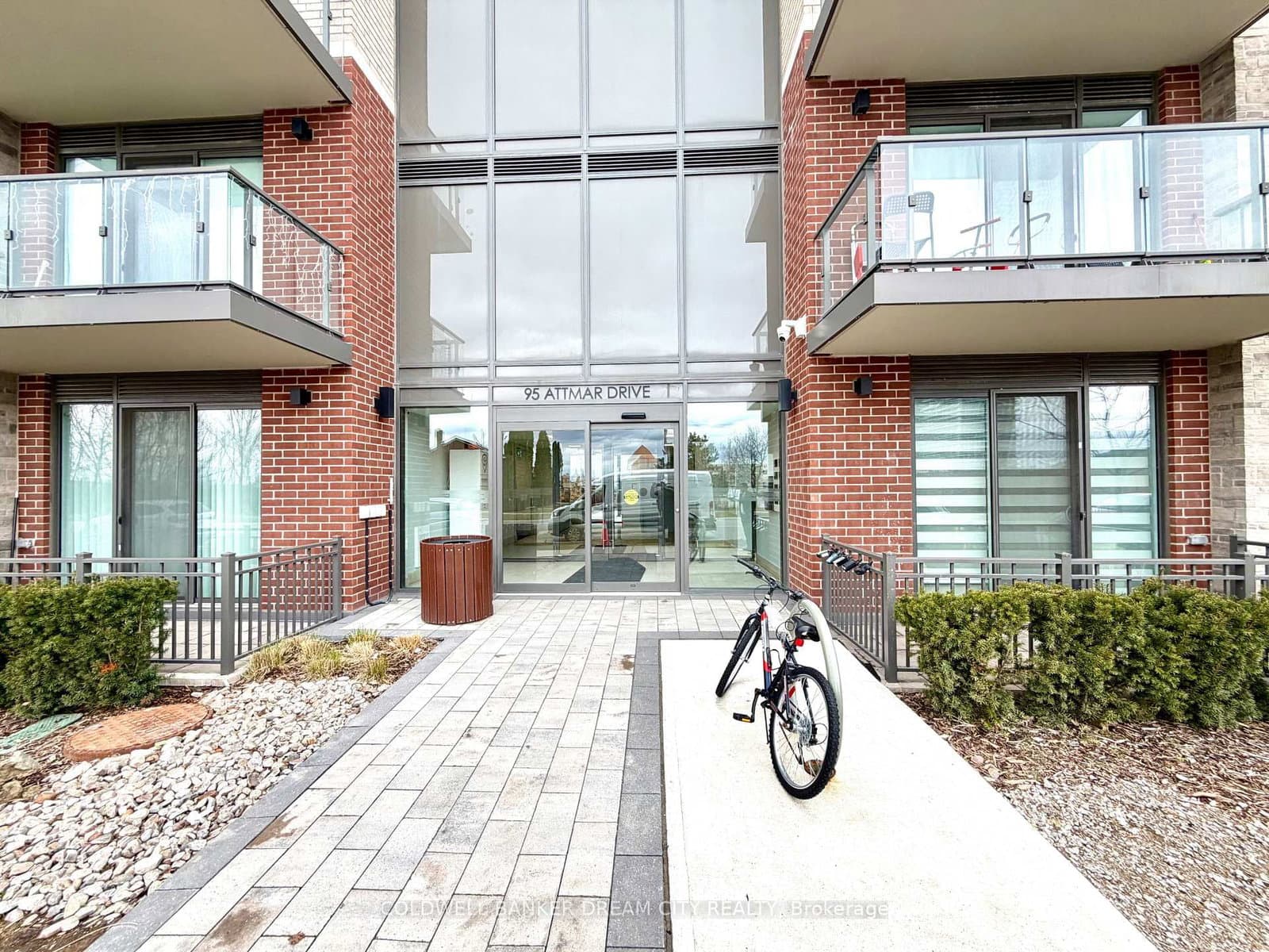95 Attmar Drive, Unit 113