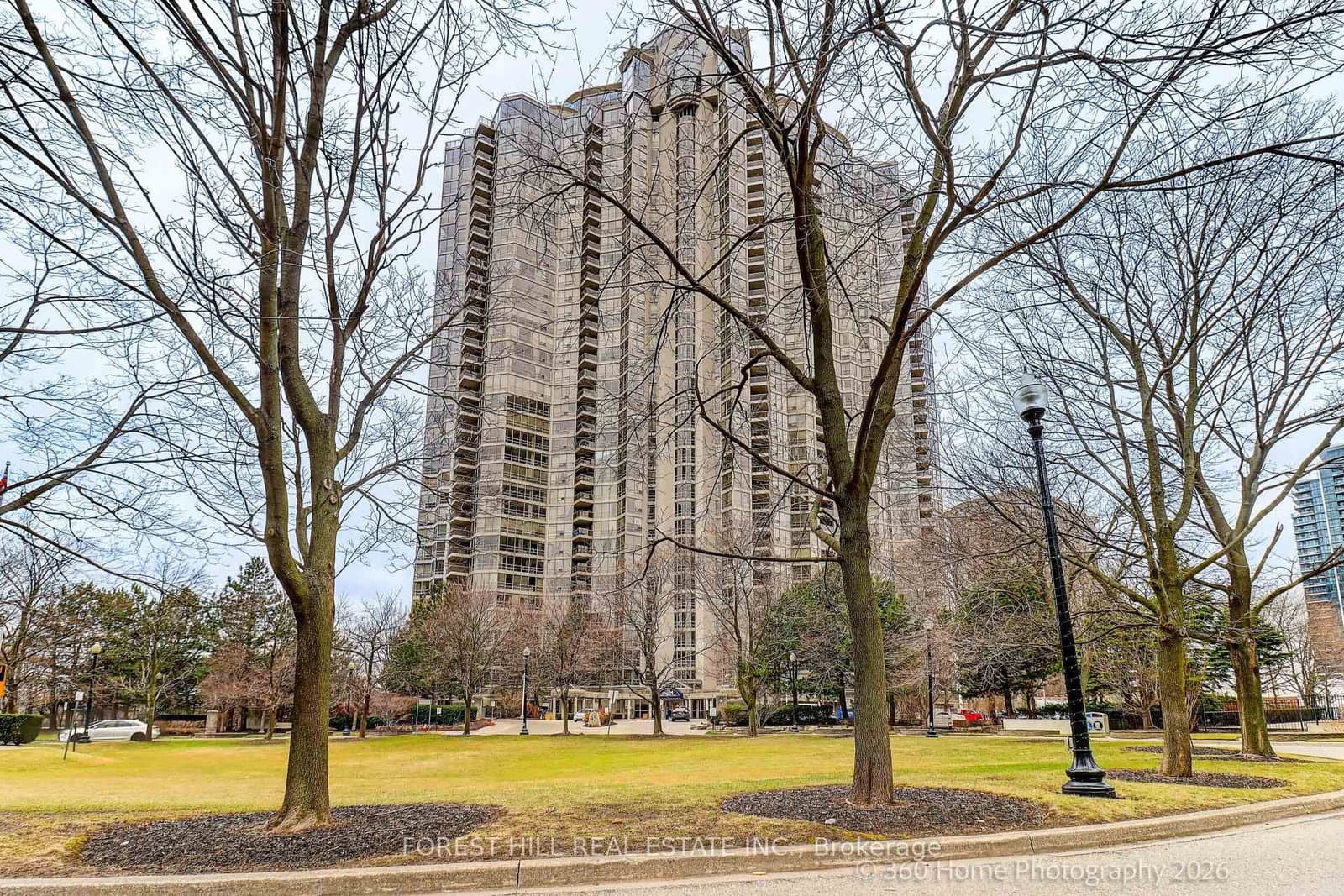 #204 - 45 Kingsbridge Garden Circle