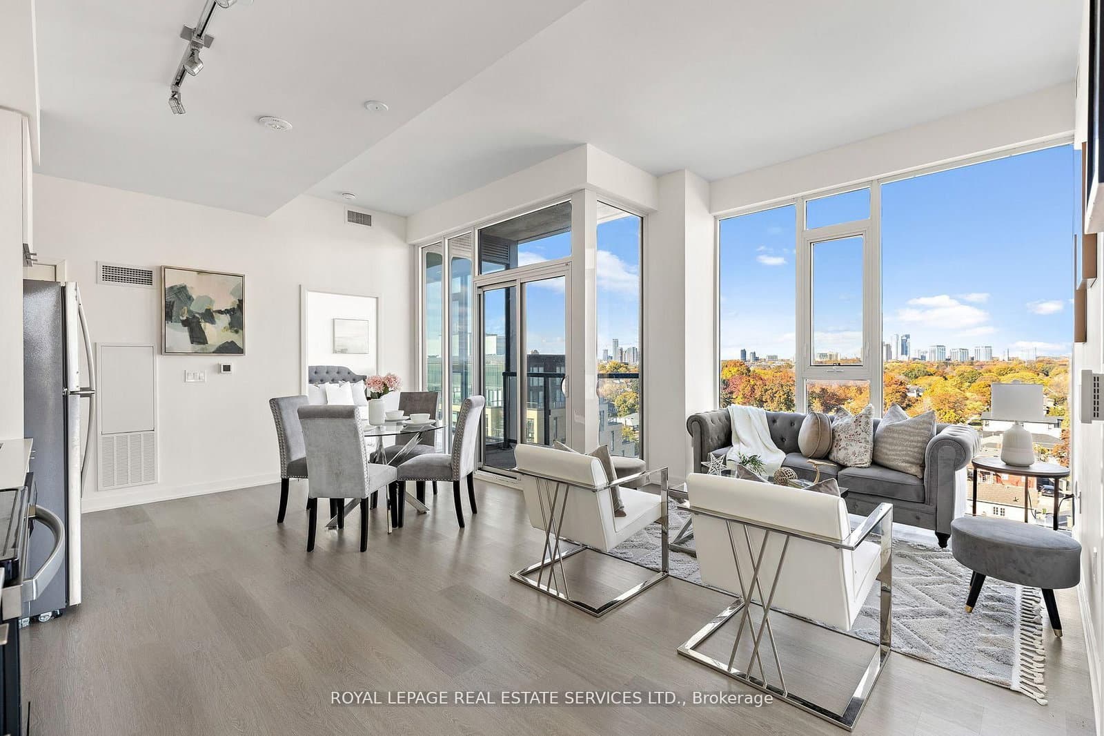 #720 - 859 The Queensway