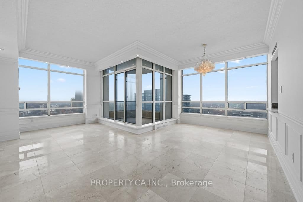 #PH11 - 75 King Street E