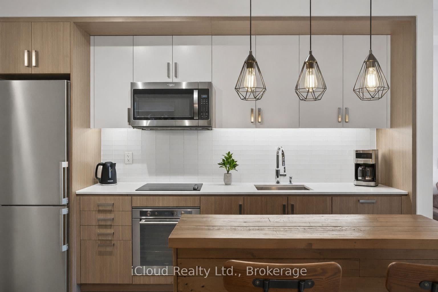 #354 - 1575 Lakeshore Road W