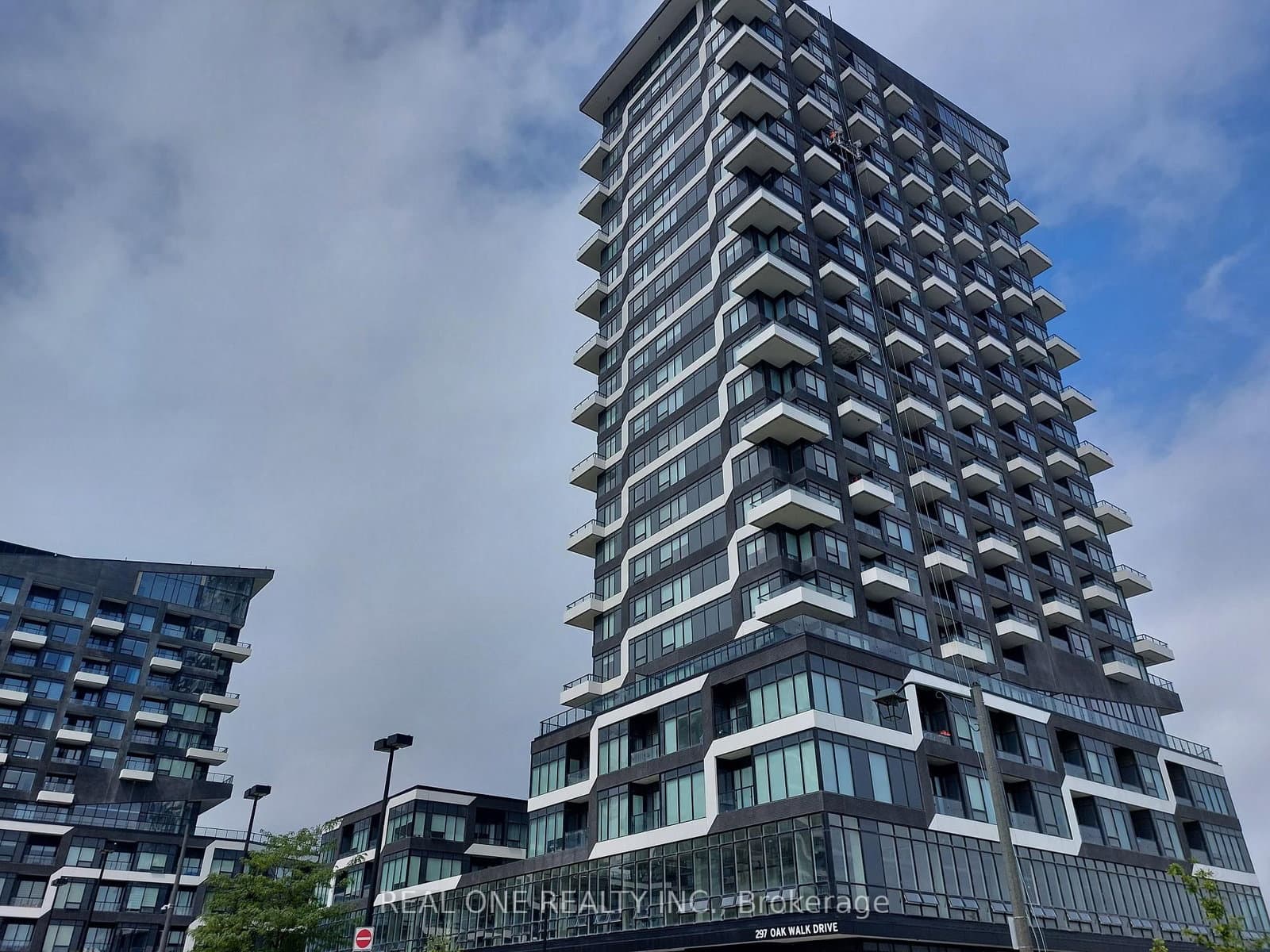 #706 - 297 Oak Walk Drive