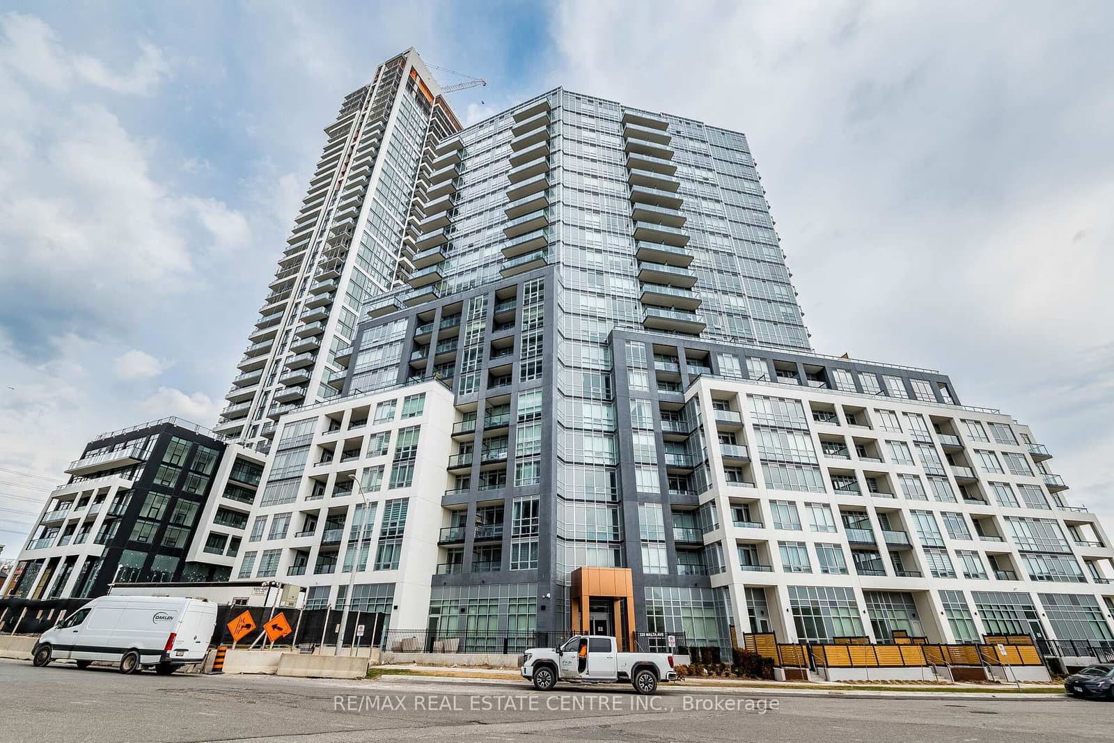 225 Malta Avenue, Unit 210
