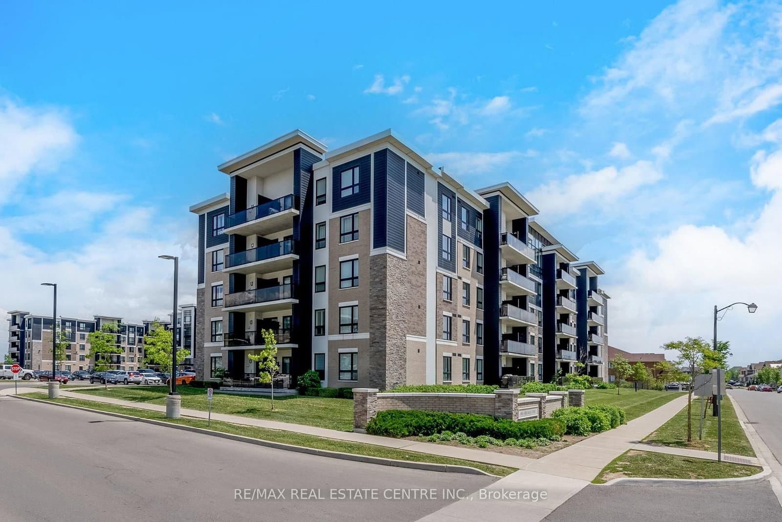 #408 - 650 Sauve Street