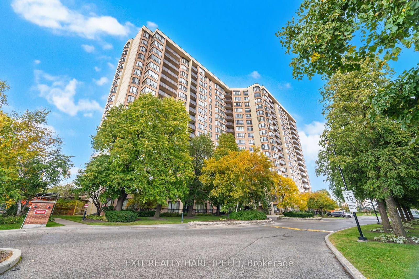 #912 - 20 Cherrytree Drive