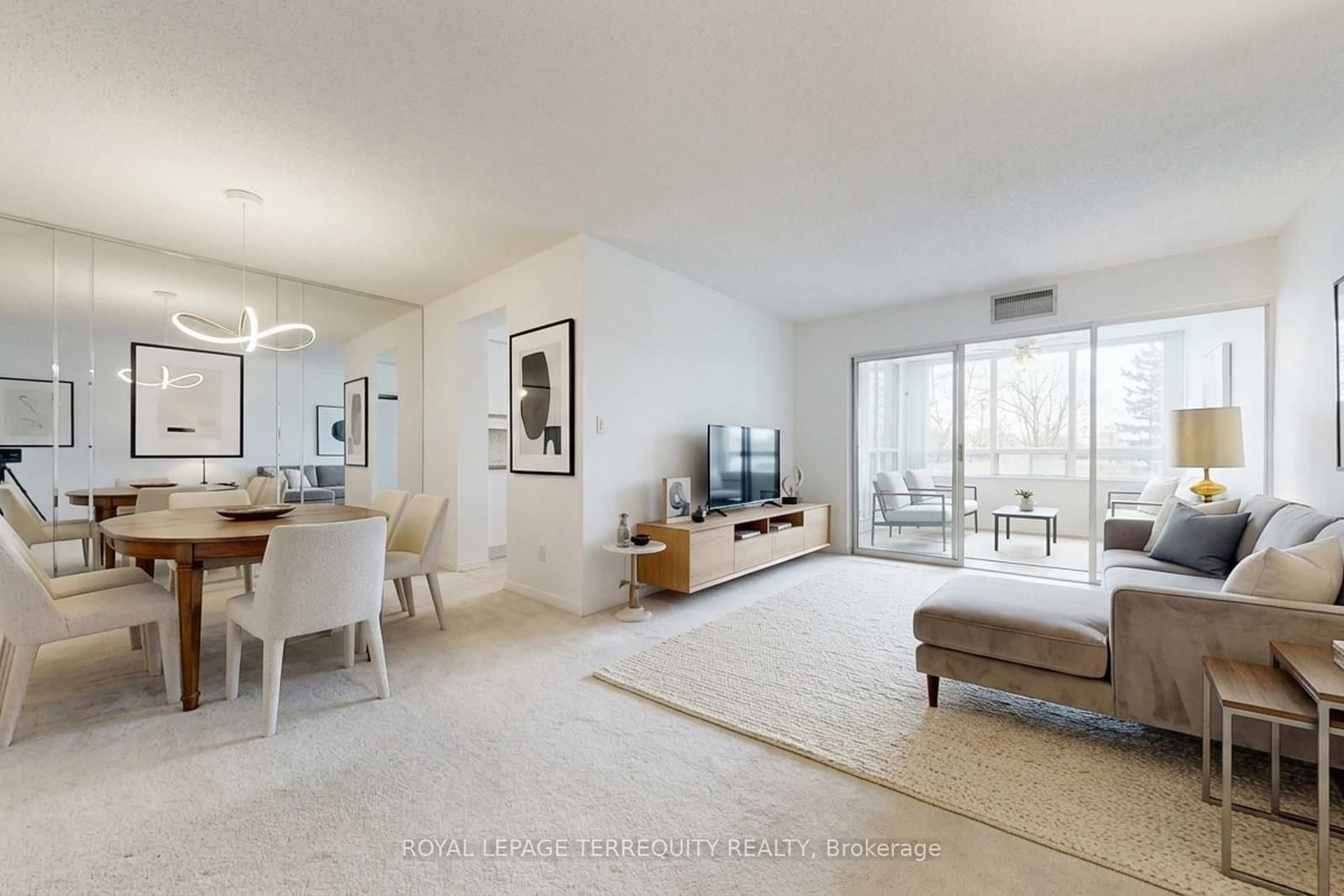 #211 - 20 Cherrytree Drive