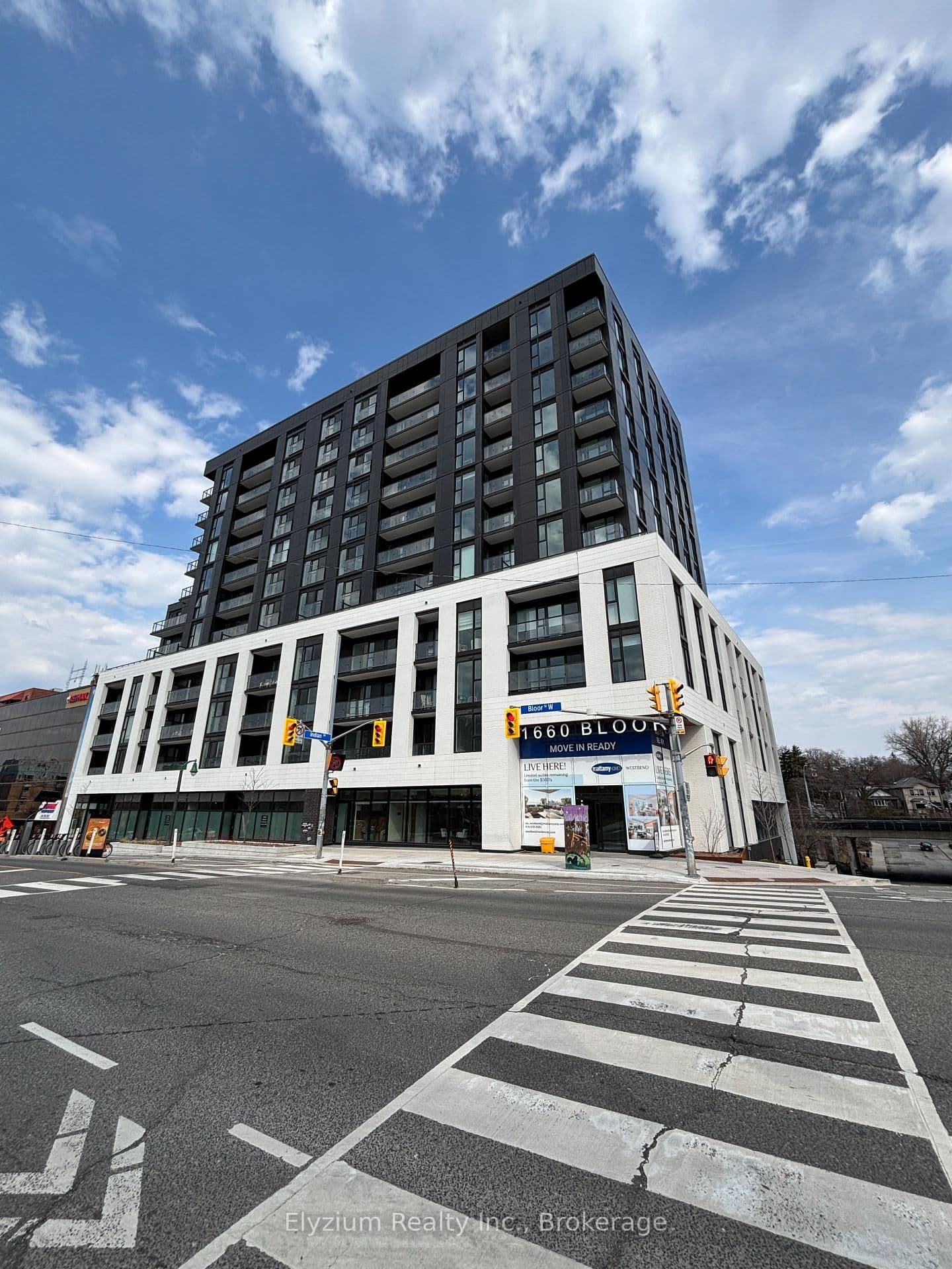 1660 Bloor Street W, Unit 1012