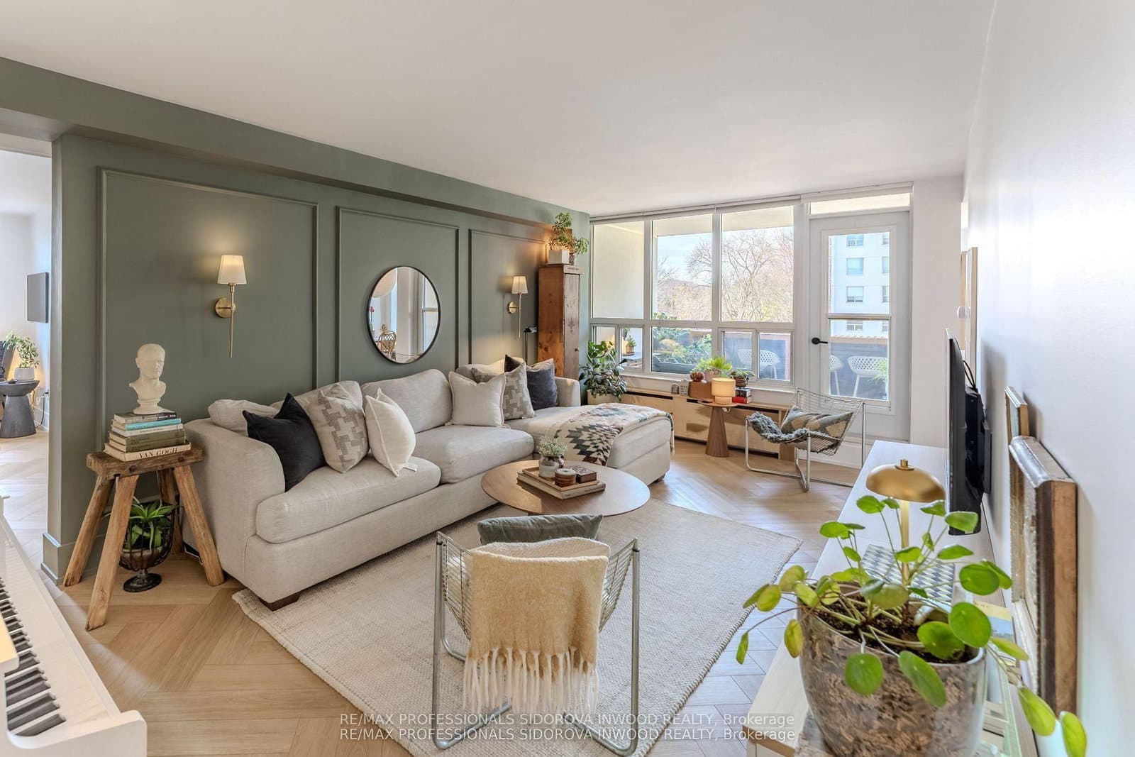 #403 - 45 Southport Street