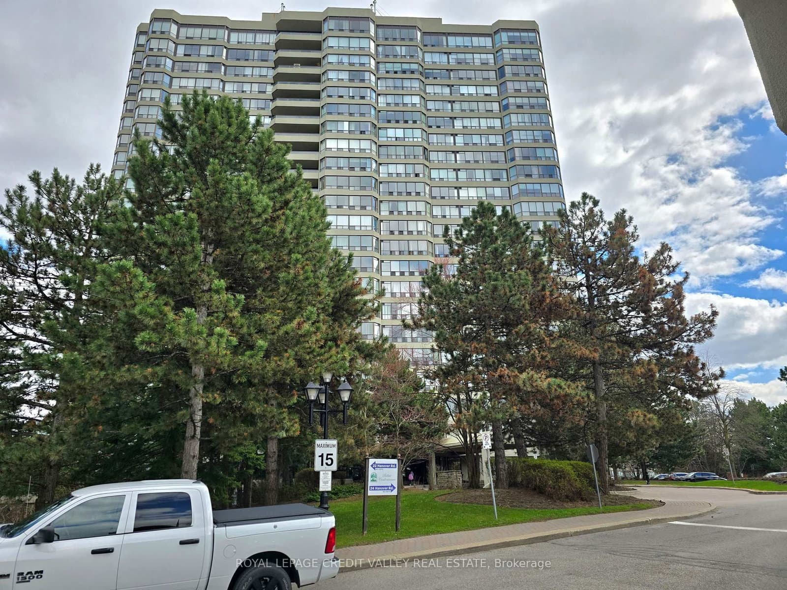 #2101 - 24 Hanover Road