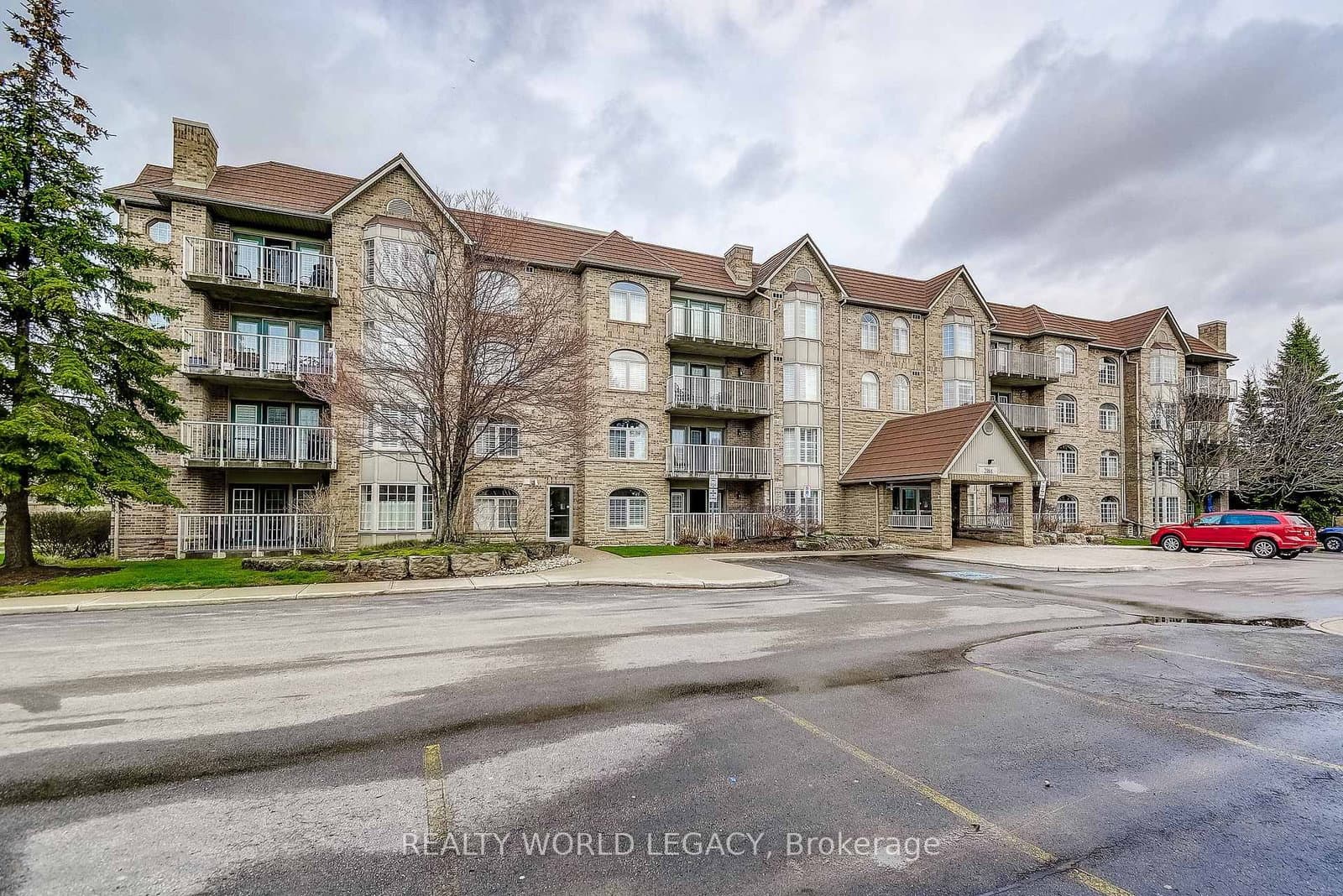 #306E - 216 Plains Road W