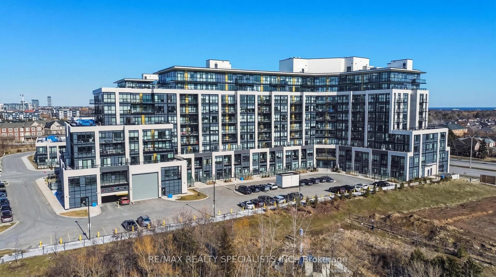 #314 - 405 Dundas Street W