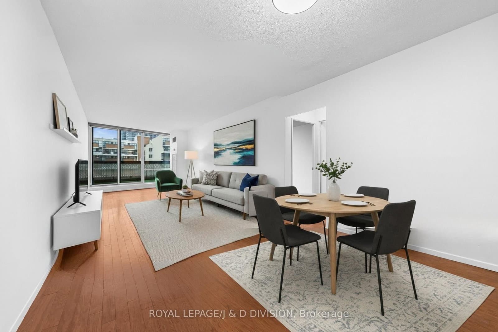 #221B - 364 The East Mall