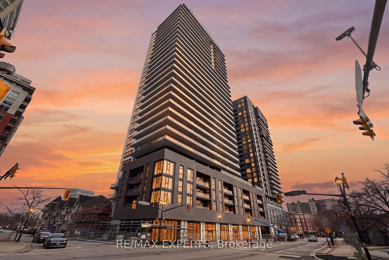 #204 - 2075 Lakeshore Road