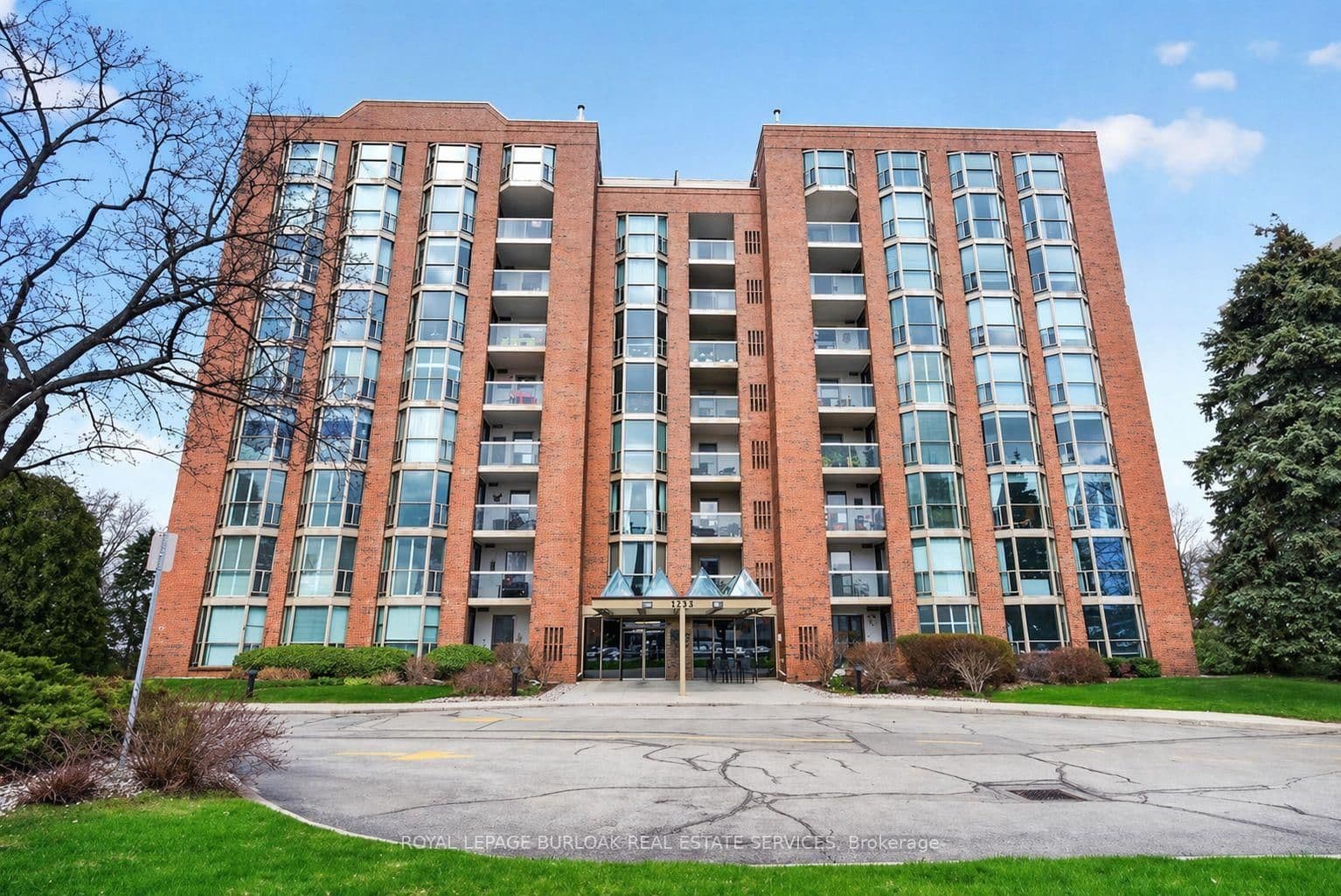 #307 - 1225 North Shore Boulevard E