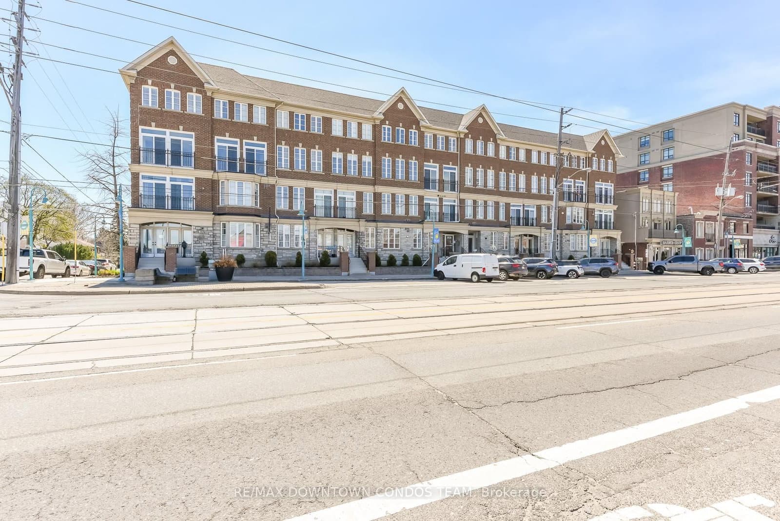 #311 - 3531 Lakeshore Boulevard W