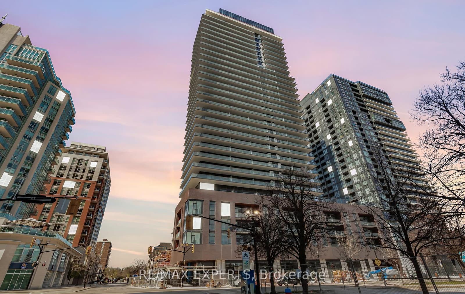 #910 - 2075 Lakeshore Road