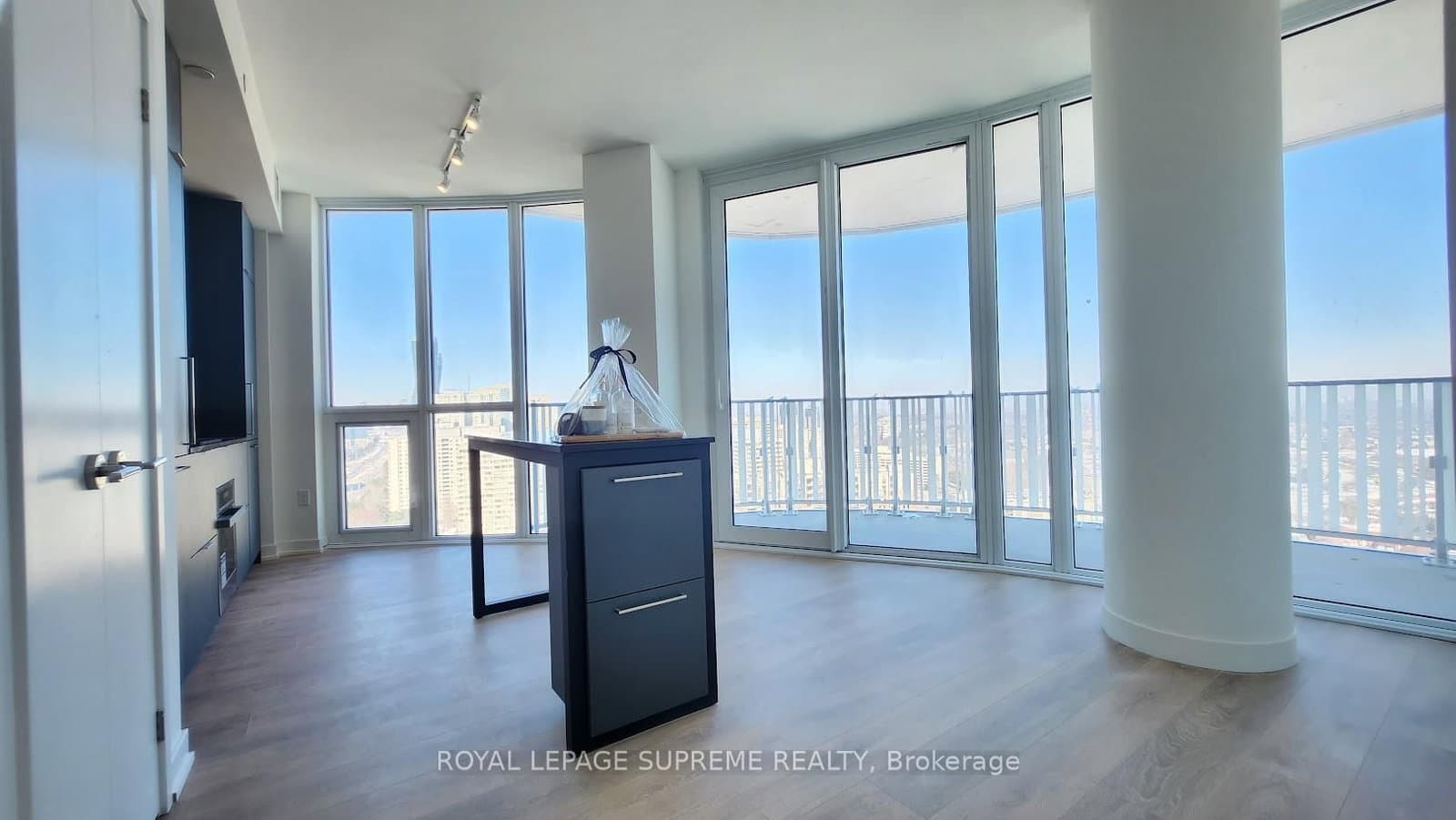 1 Fairview Road E, Unit 2204