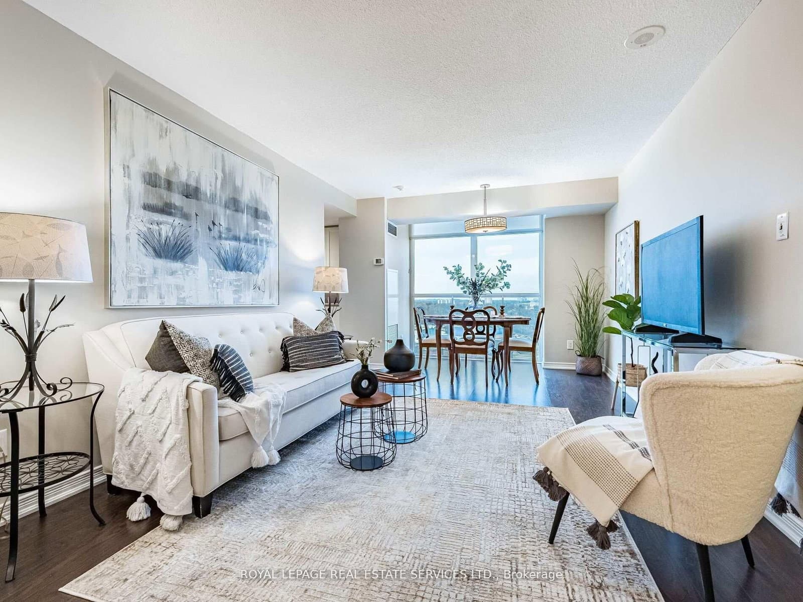 #1602 - 9 George Street N