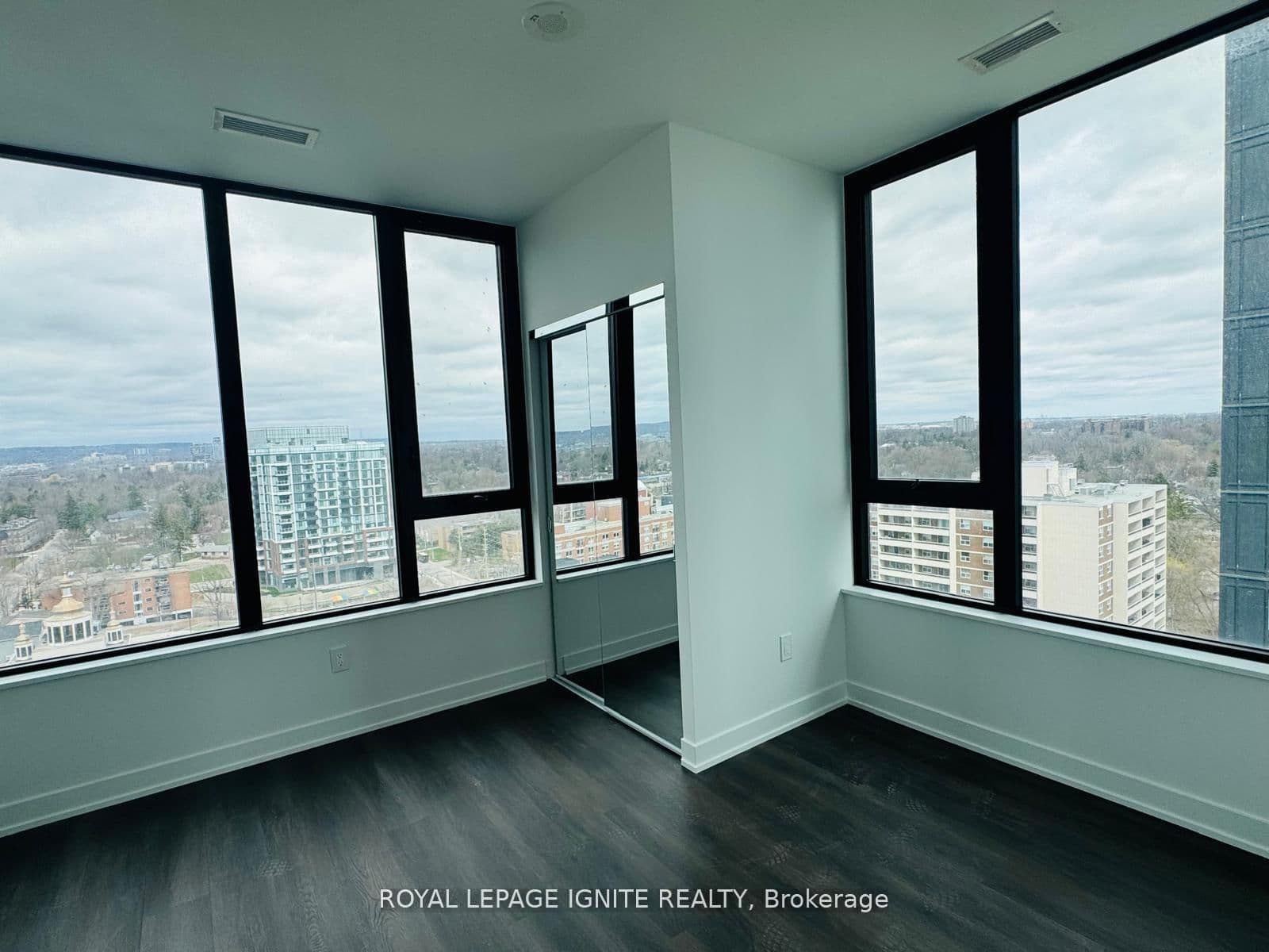 #1302 - 2075 Lakeshore Road