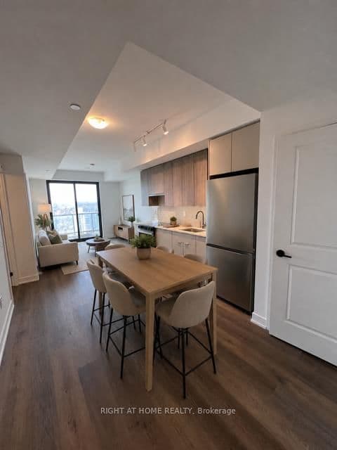 #1710 - 2075 Lakeshore Road