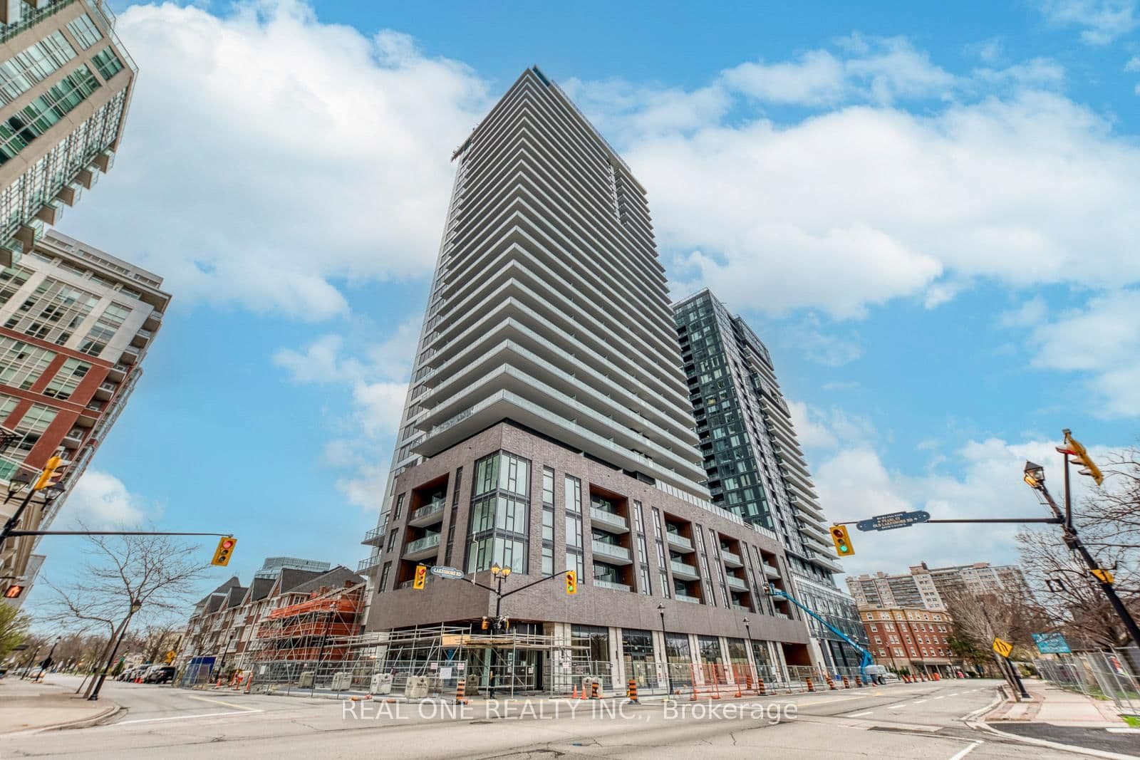 #2010 - 2075 Lakeshore Road