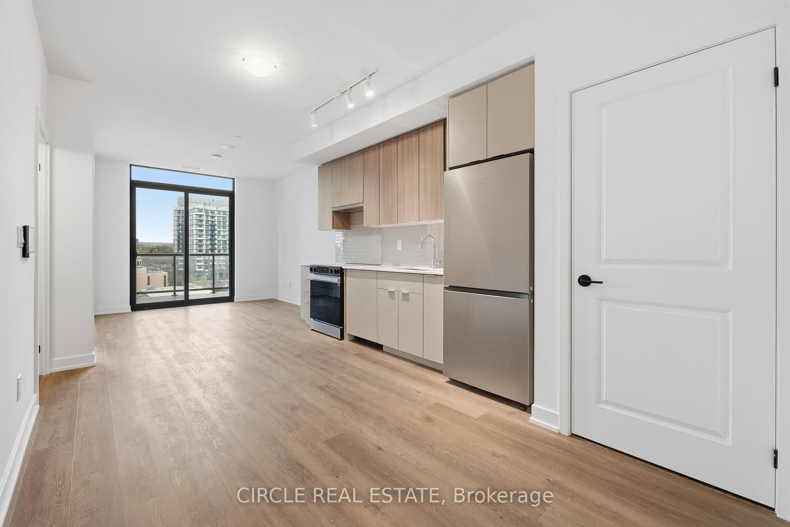 #505 - 2075 Lakeshore Road