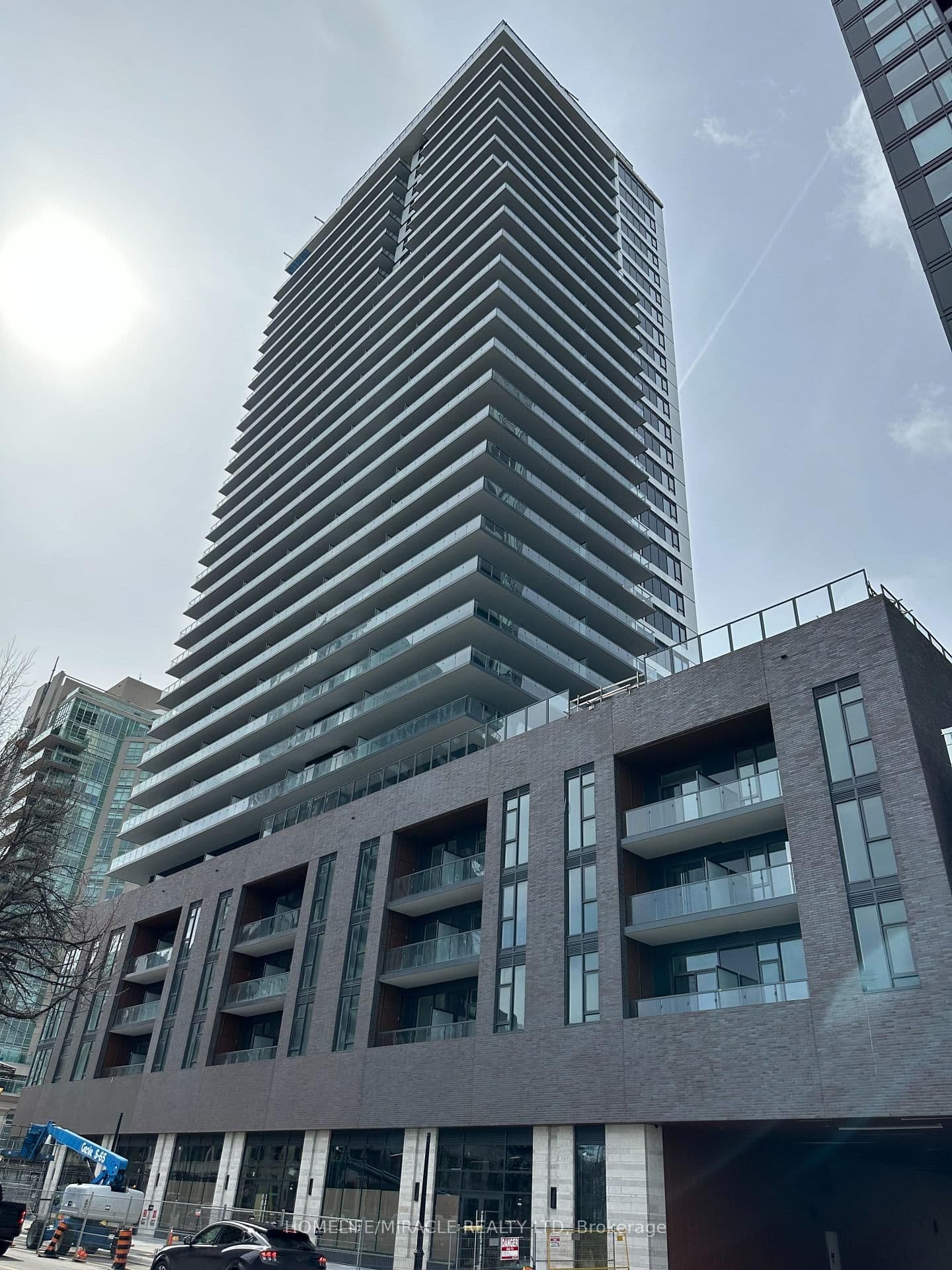 #603 - 2075 Lakeshore Road