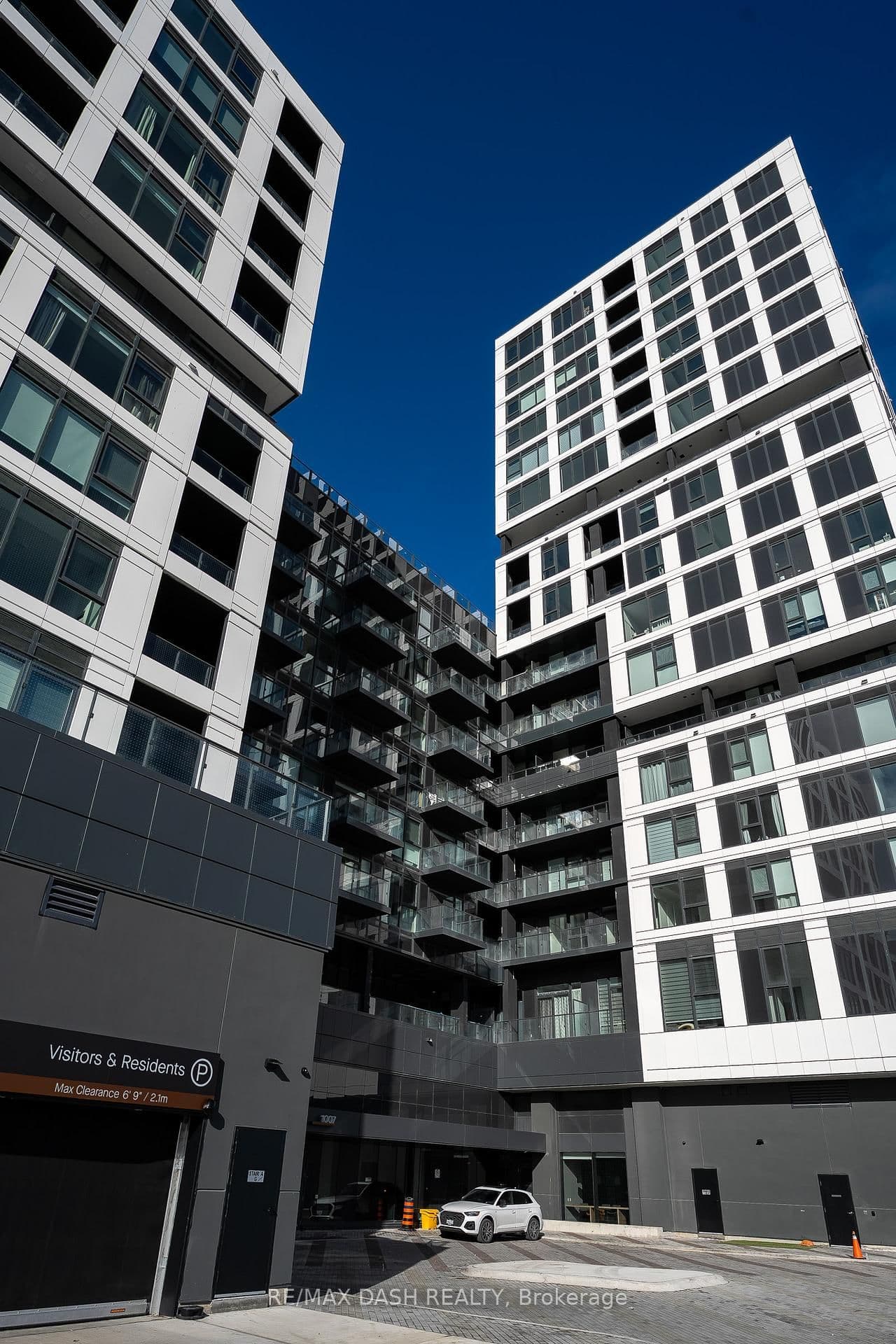 1007 THE QUEENSWAY Avenue, Unit 604