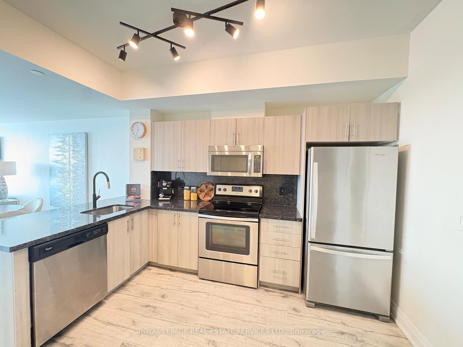 #408 - 16 Mcadam Avenue