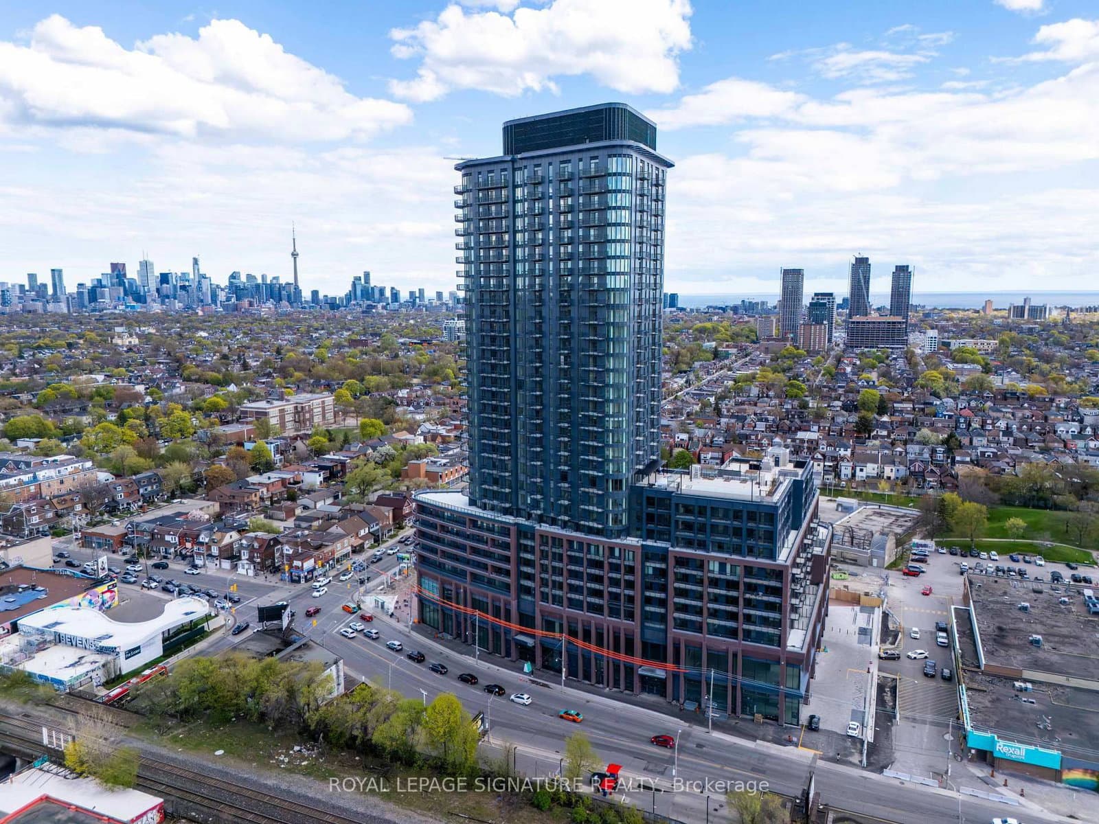 1185 Dupont Street, Unit 1601