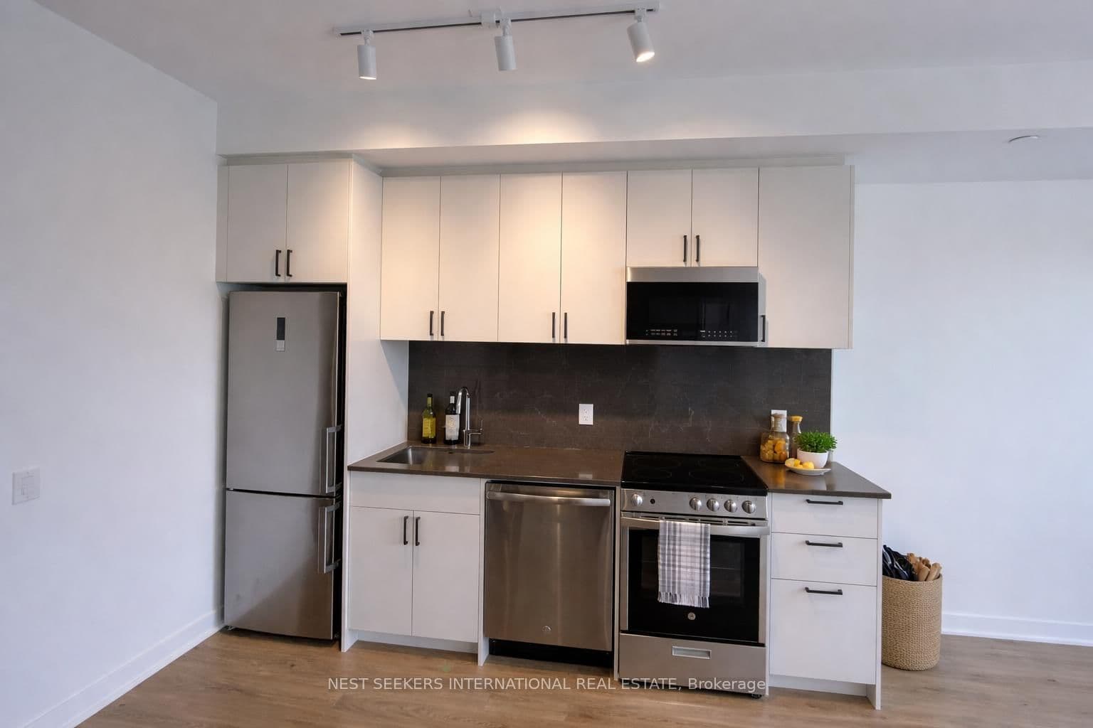 1660 Bloor Street W, Unit 417