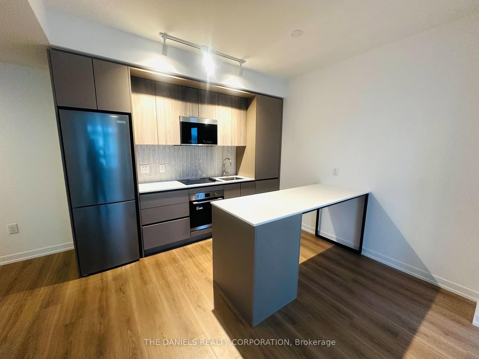 #1204 - 2485 Eglinton Avenue W