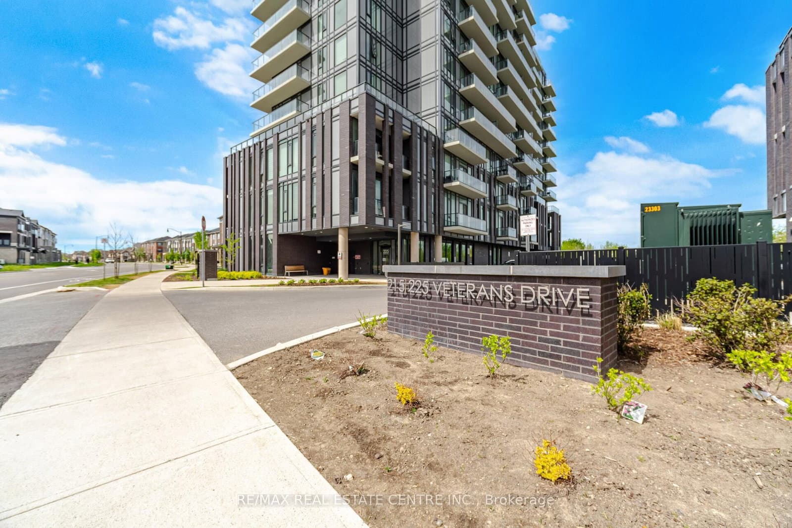 #607 - 225 Veterans Drive