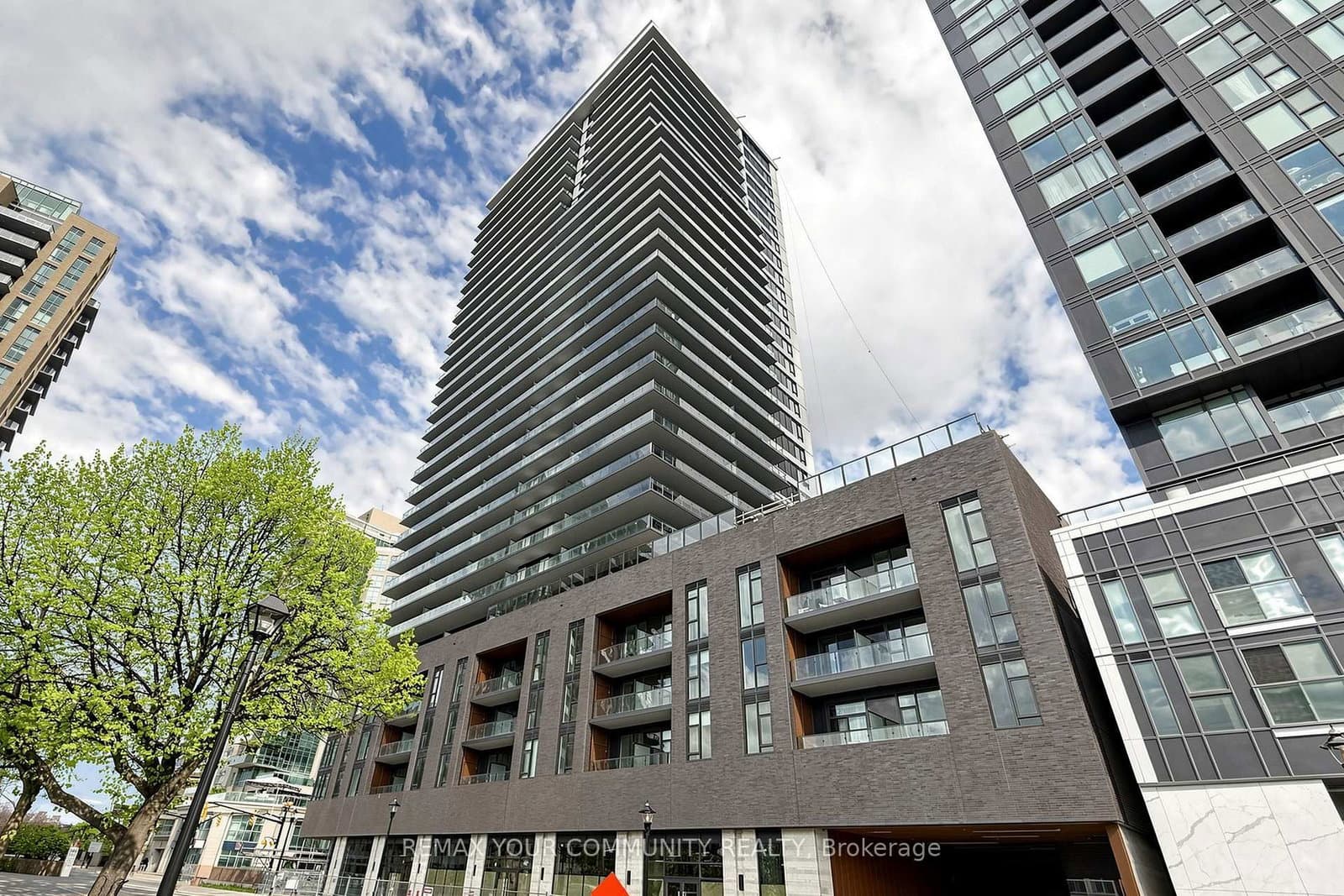 #1607 - 2075 Lakeshore Road