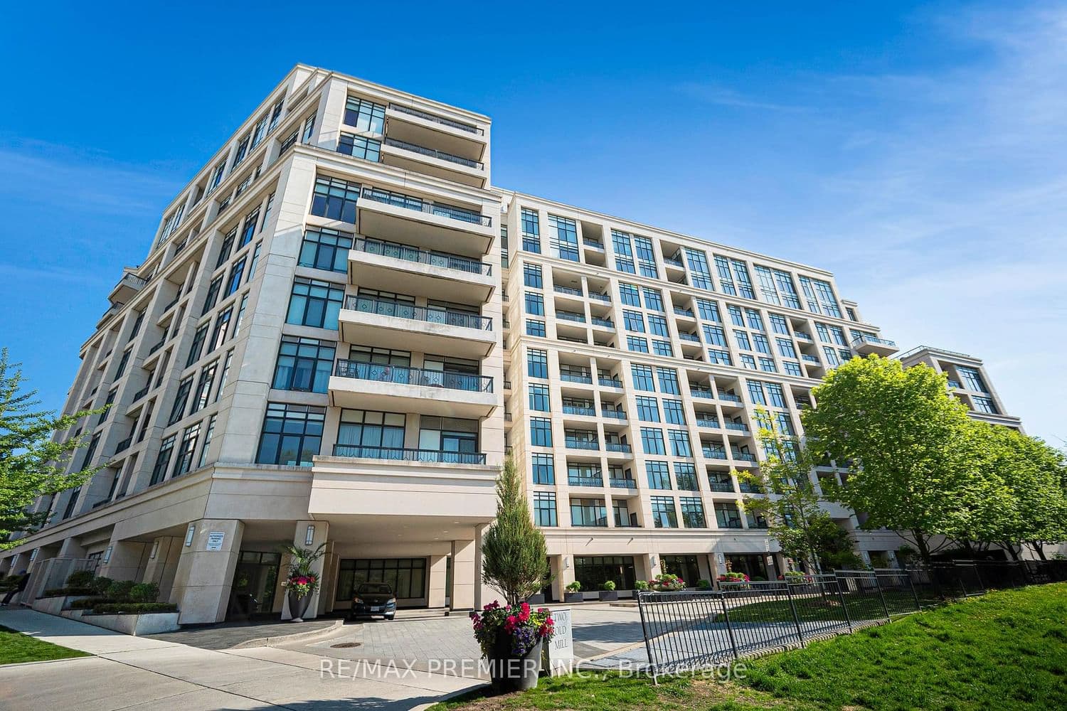 #810 - 2 Old Mill Drive