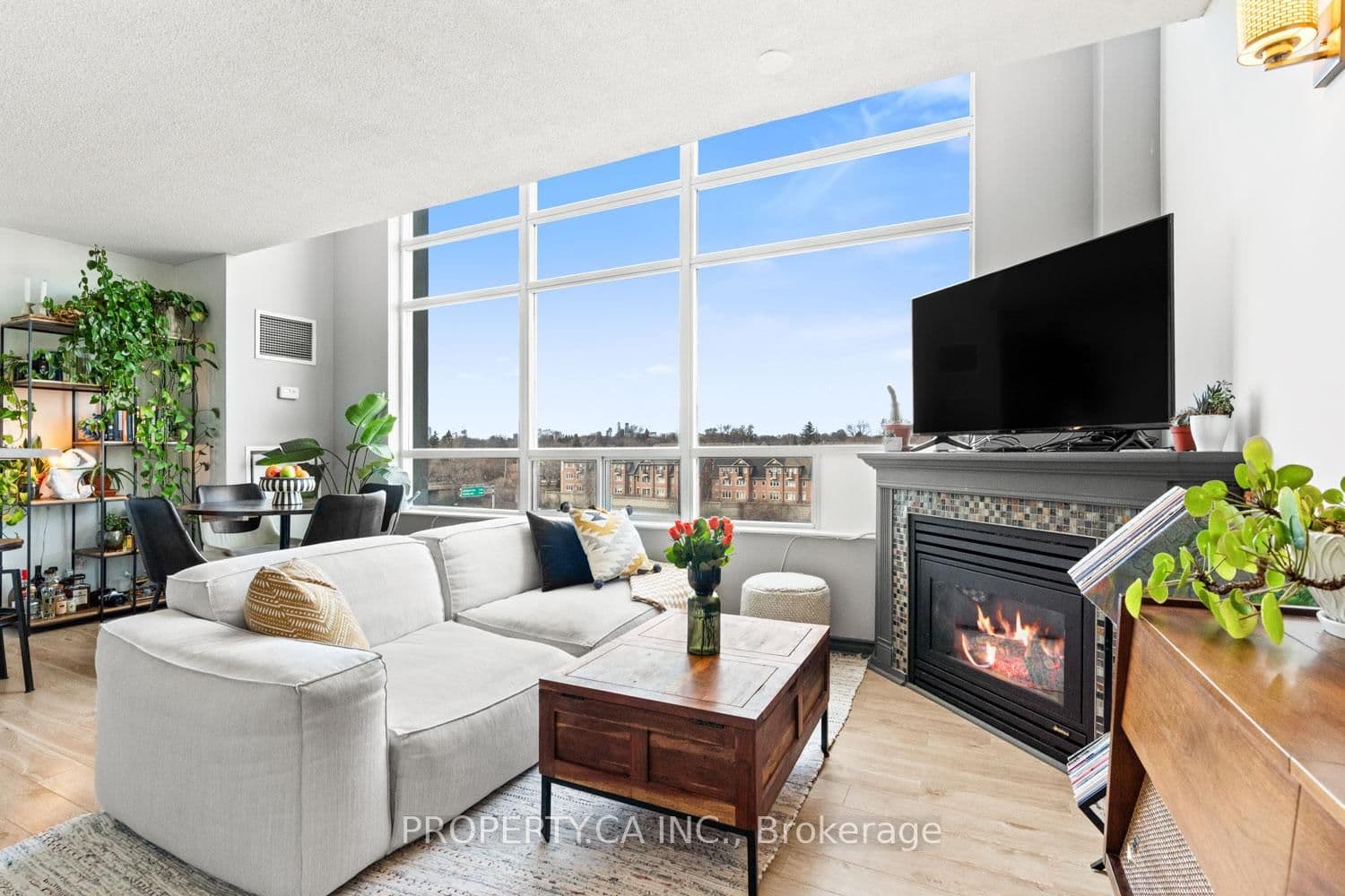 #421 - 200 Manitoba Street