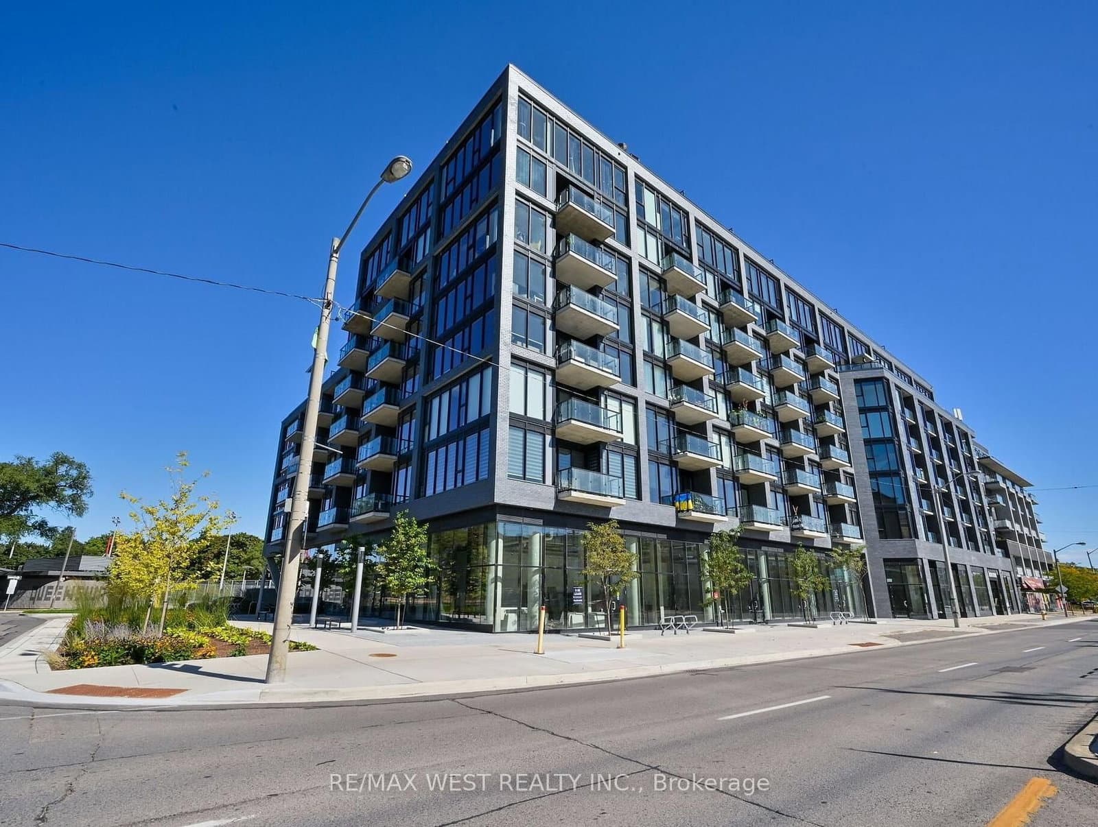 #407 - 7 Smith Crescent