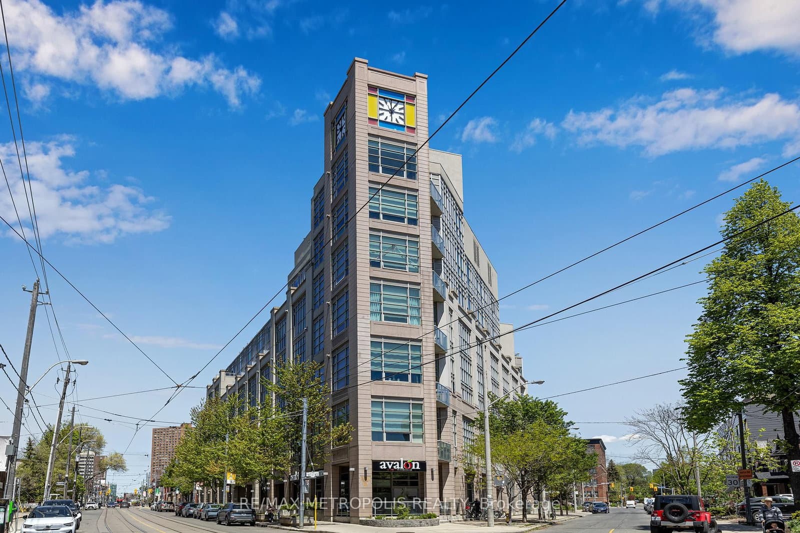 #438 - 437 Roncesvalles Avenue