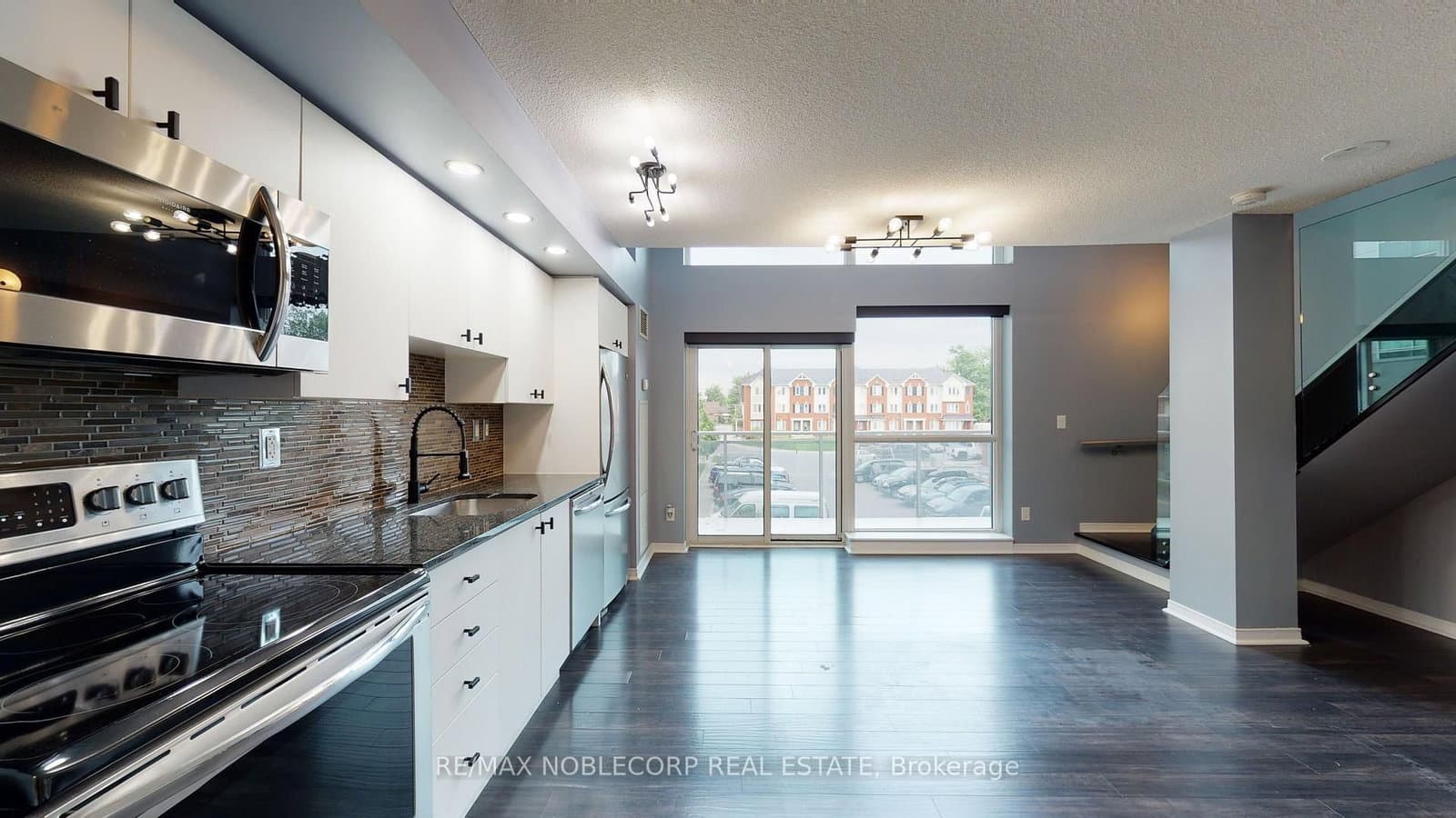 #212 - 215 Queen Street E
