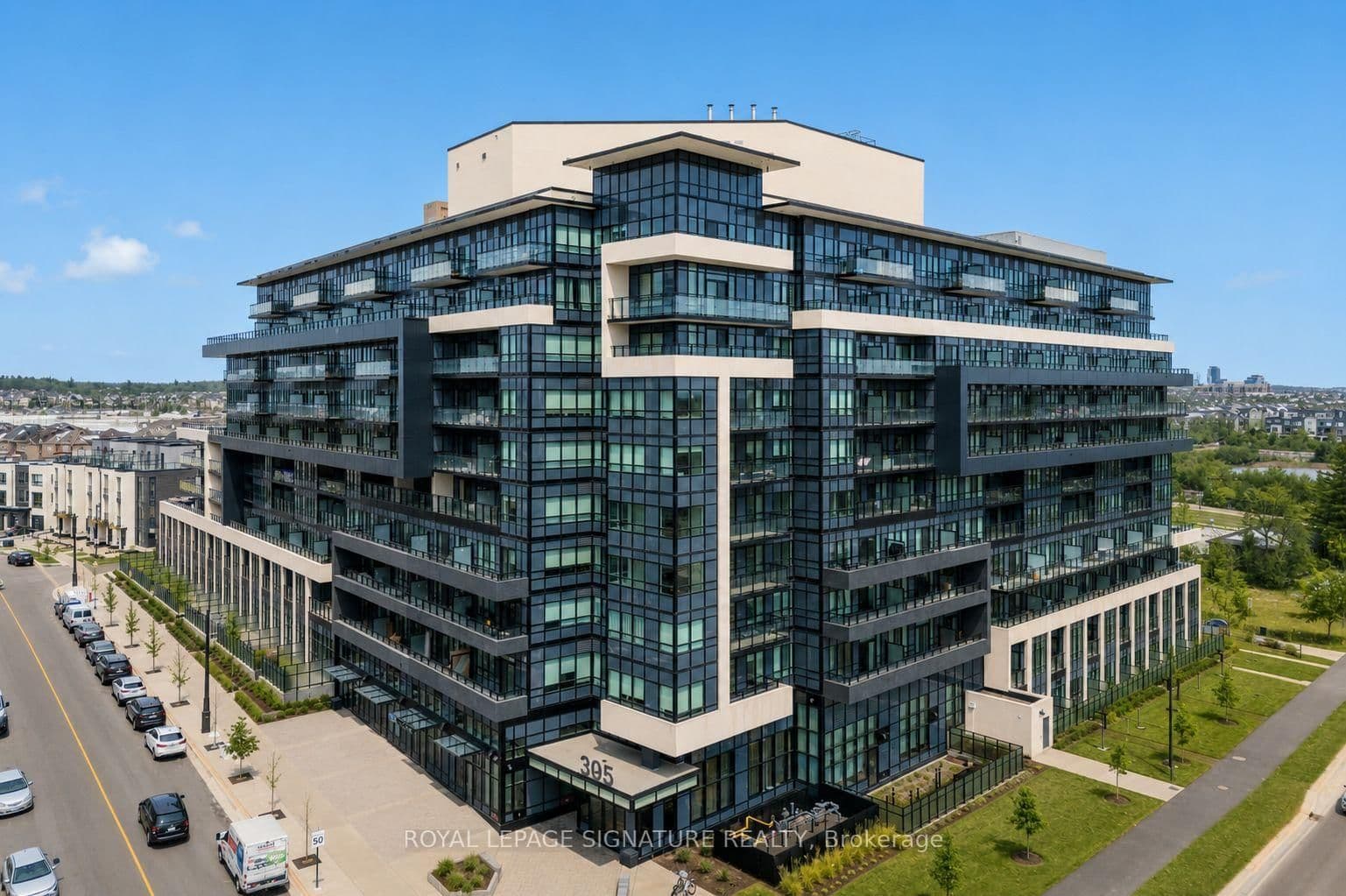 #132 - 395 Dundas Street W